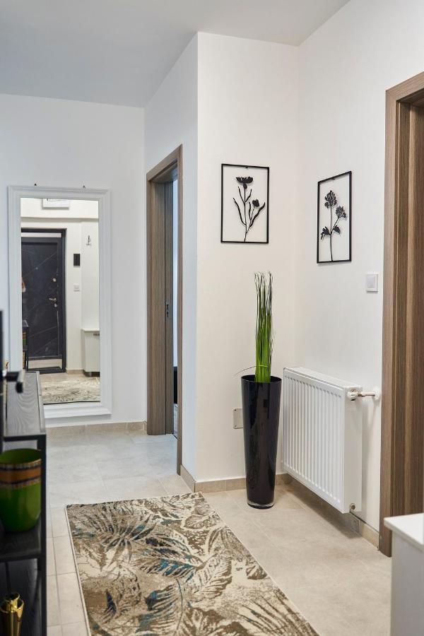 Smarald Apartament Iulius Mall Iasi Exterior photo